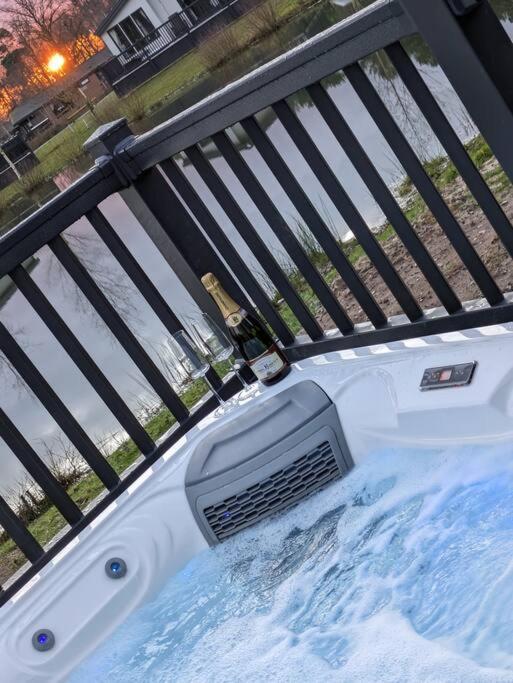 Kingfisher Lodge Woodhall Spa Ngoại thất bức ảnh